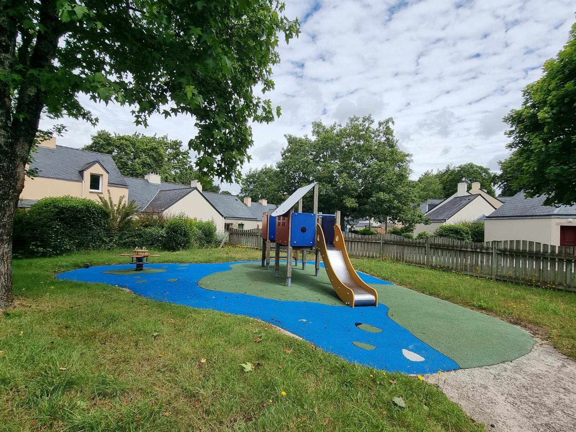 Paisible Au Coeur Du Golf Saint Laurent , Linge De Maison Et Menage Inclus Holiday home *
